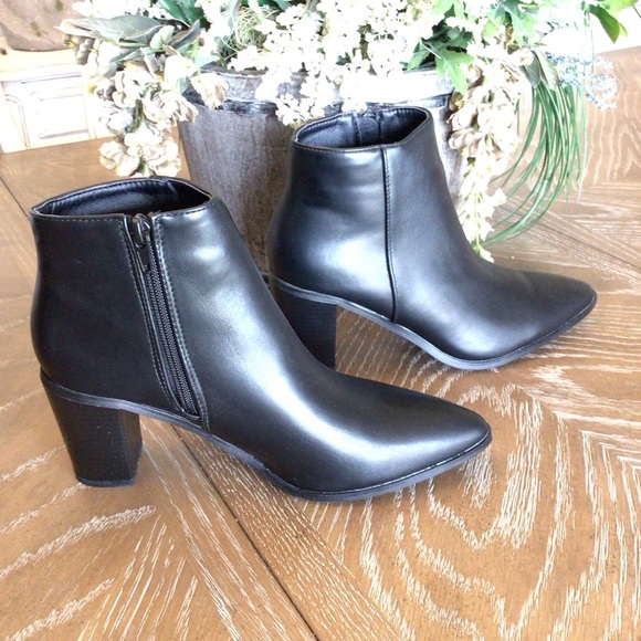 Yoki Womens Rome Black Zip Side Heeled Ankle Booties Size 9 - Picture 6 of 7